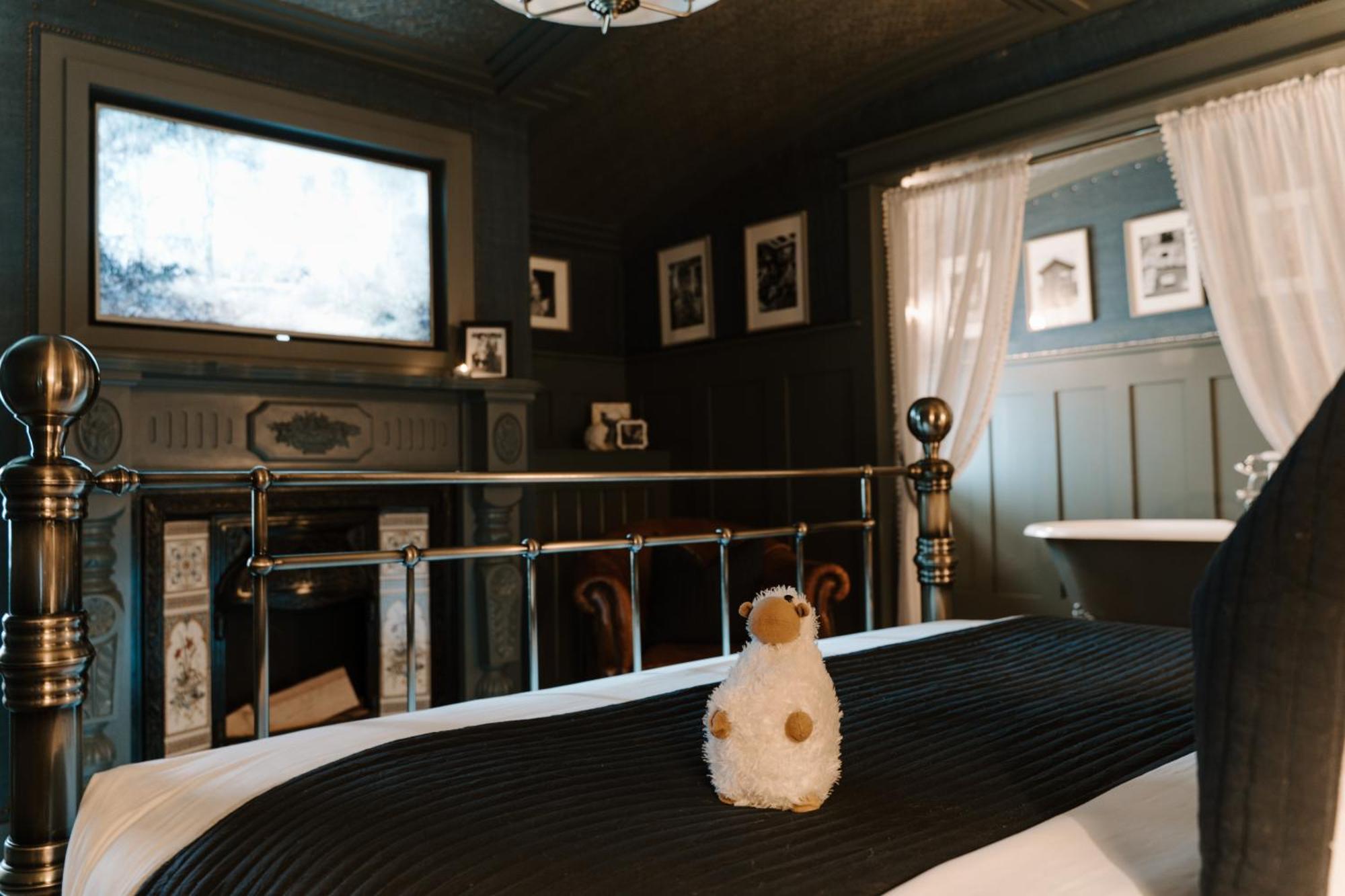 Sheddington Manor - 2 Bedroom Guest House & Cinema Belfast Zewnętrze zdjęcie